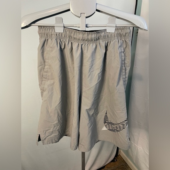 Nike men’s Nike flex training shorts‎ grey size medium - Picture 1 of 8